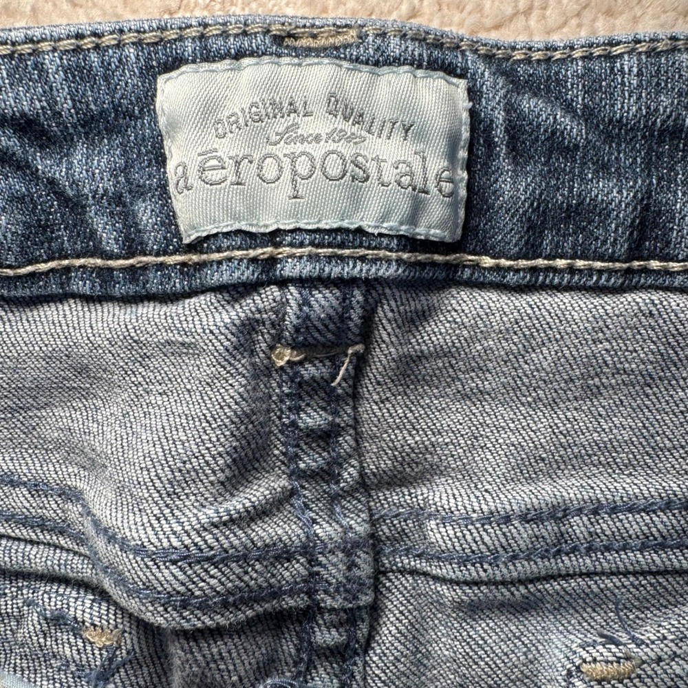 VTG Y2K 2000s Aeropostale Womens Medium Wash Jean Bermuda Shorts Size 5/6 - Picture 3 of 6